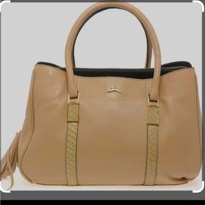 NWOT Aubrey London Forsythe lambskin satchel with detachable crossbody strap